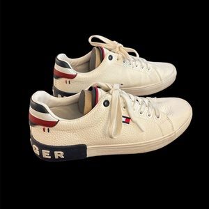 New in box Tommy Hilfiger Rezz shoes in White LL